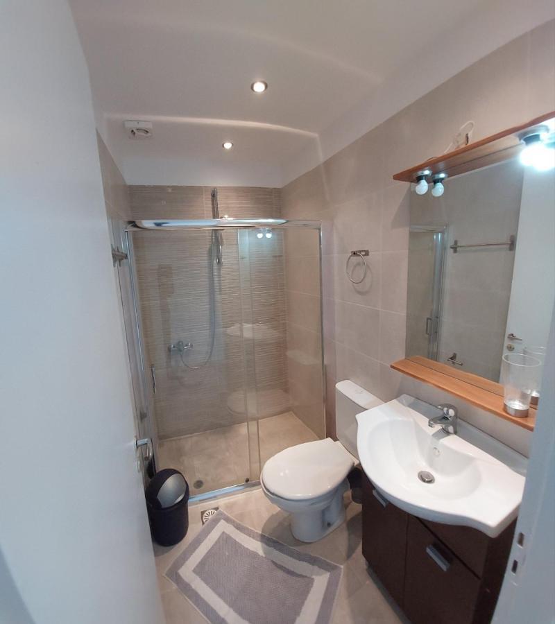 Twins Apartments Nikiana Luaran gambar