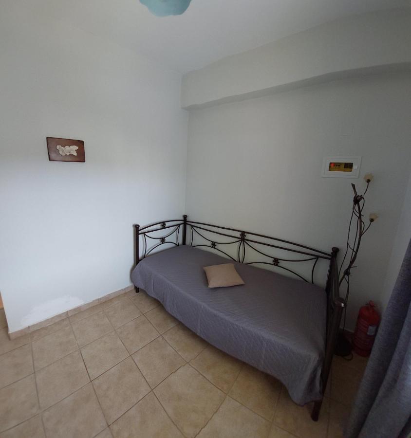 Twins Apartments Nikiana Luaran gambar