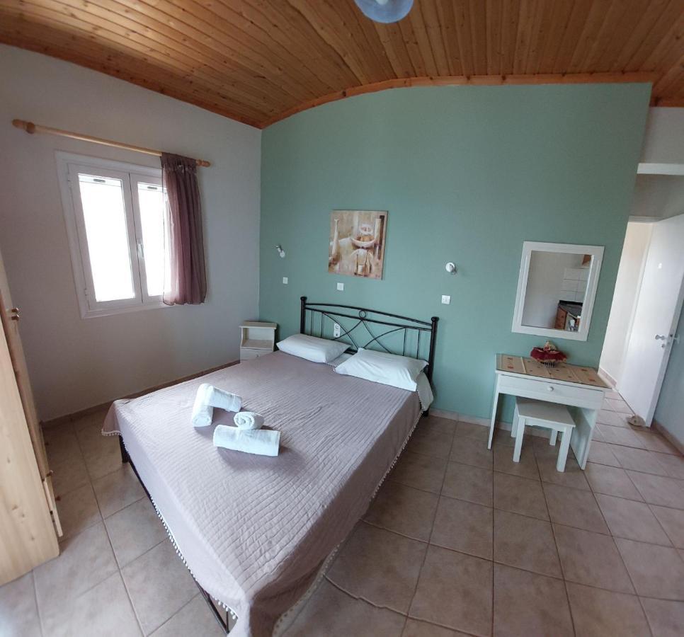Twins Apartments Nikiana Luaran gambar