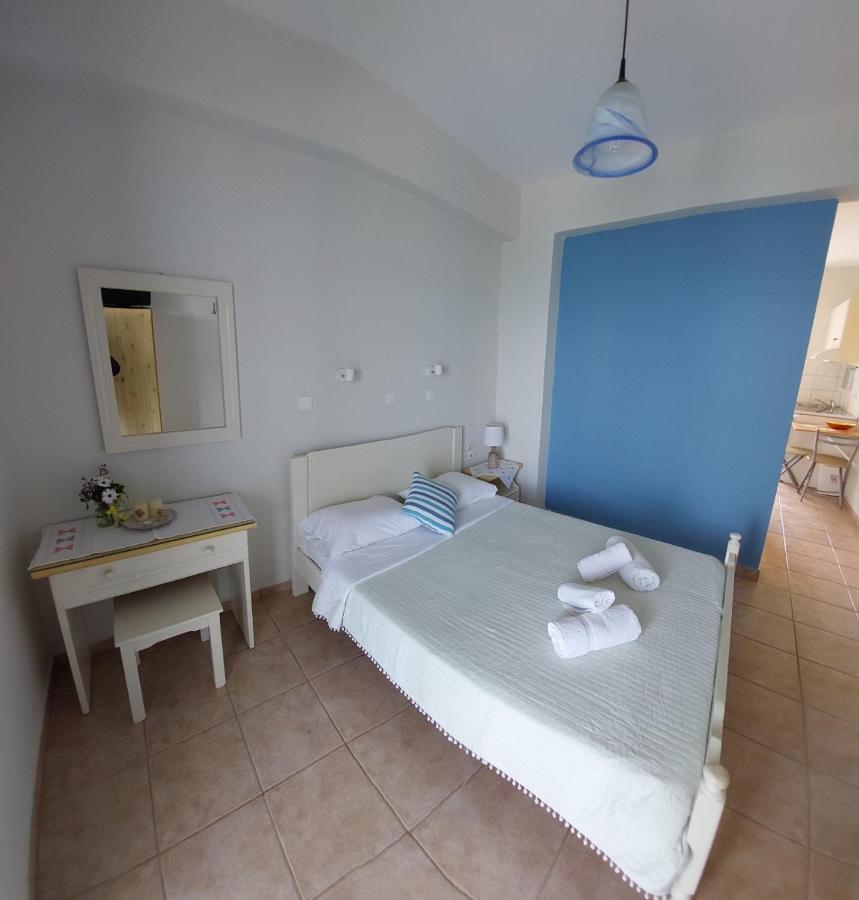 Twins Apartments Nikiana Luaran gambar