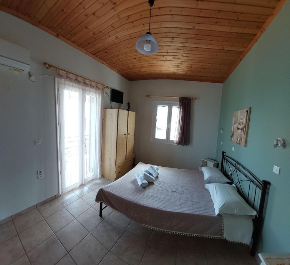 Twins Apartments Nikiana Luaran gambar