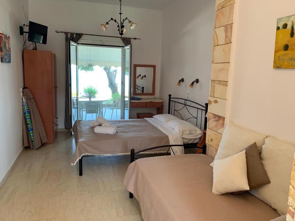 Twins Apartments Nikiana Luaran gambar